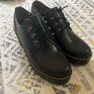 Dr. Martens Leona Lo Platform Oxford